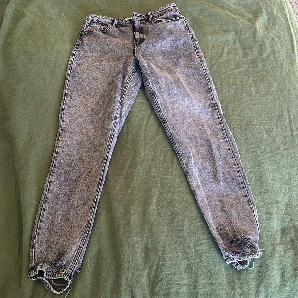 Fraded hem washed grey jeans